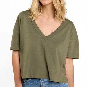 Nuuds Boxy V Neck Tee - olive